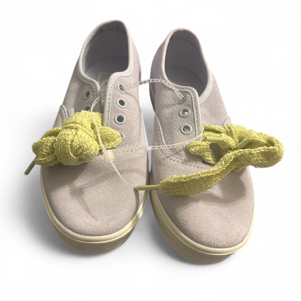 Vans lavedar Sneakers with Vibrant Yellow Laces